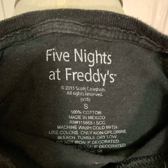 Five Nights At Freddy's Freddy Fazbear's Pizza Security shirt size small - Picture 4 of 4